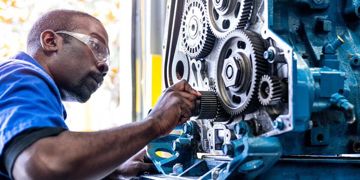 tech assessing truck brakes