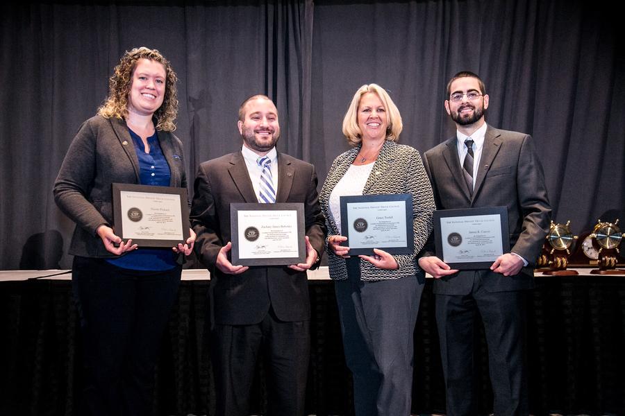 Four Idealease Inc Professionals Receive Certified Transportation