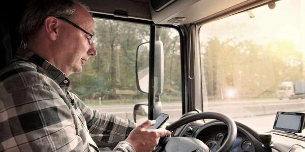 truck driver texting while driving